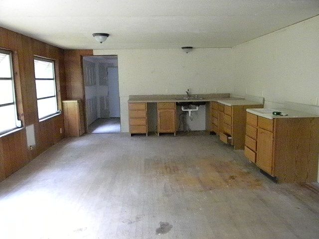 3881 Pine Log Rd, Chipley, FL 32428