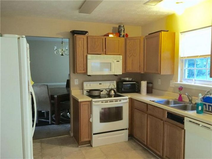 4455 Summit Heights Drive, Snellville, GA 30039