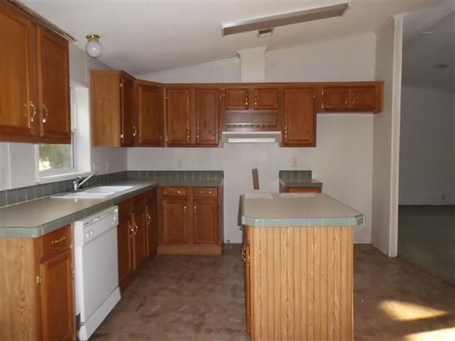2122 Terminal Loop Rd, Mc Queeney, TX 78123