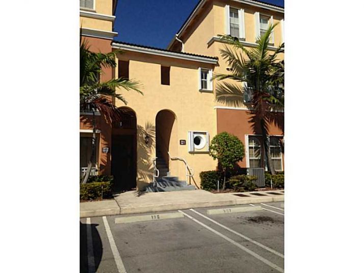 10132 NW 7 ST # 104, Miami, FL 33172