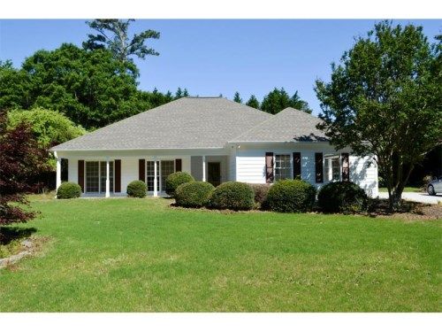 180 Lacey Oak Lane, Loganville, GA 30052