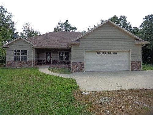 10731 N Flynt Ln, Hallsville, MO 65255