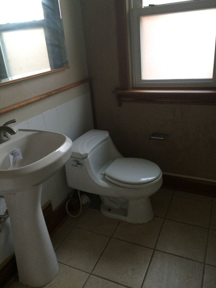 419 Kings Hwy, Wyandotte, MI 48192