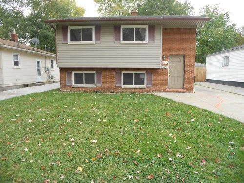 4964 Detroit, Dearborn Heights, MI 48125