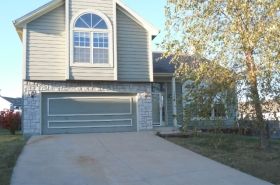 1702 Trevor Ct, Raymore, MO 64083