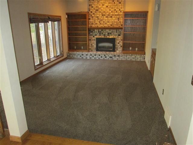 1104 Walden Ct, Burnsville, MN 55337