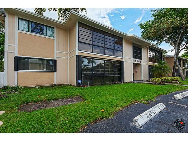 9725 HAMMOCKS BL # 203F, Miami, FL 33196