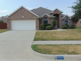 34 Lucas Ln, Fort Worth, TX 76134