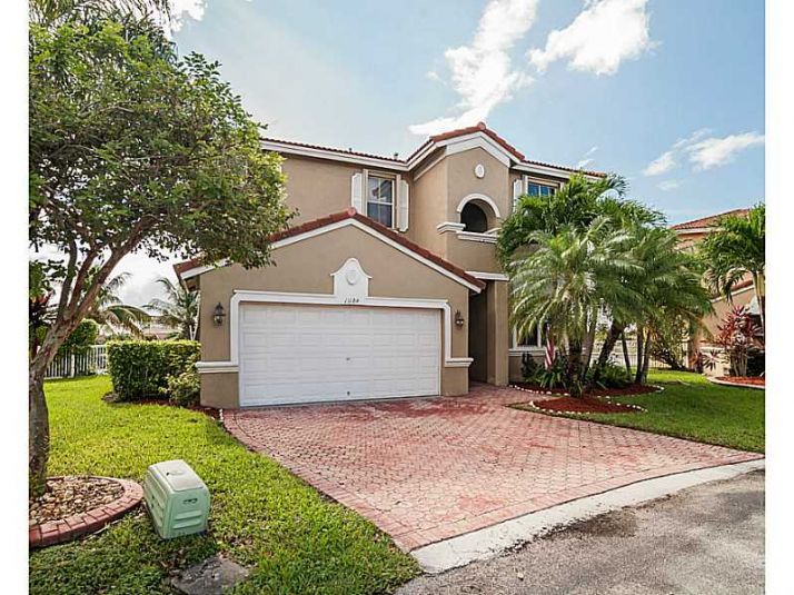 13184 SW 29 ST, Hollywood, FL 33027
