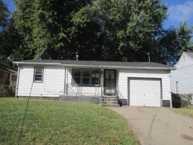 2129 N Roosevelt Ave, Springfield, MO 65803
