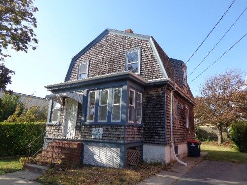 97 Oaklawn St, New Bedford, MA 02744