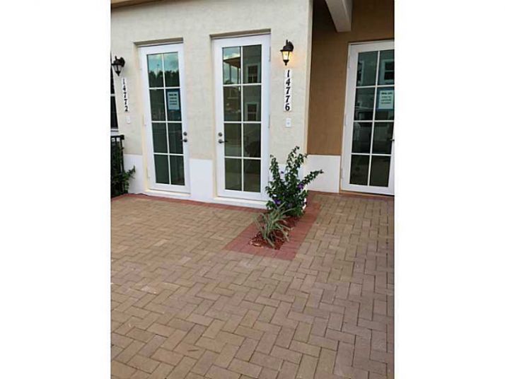 14776 SW 10 # 10501, Hollywood, FL 33027