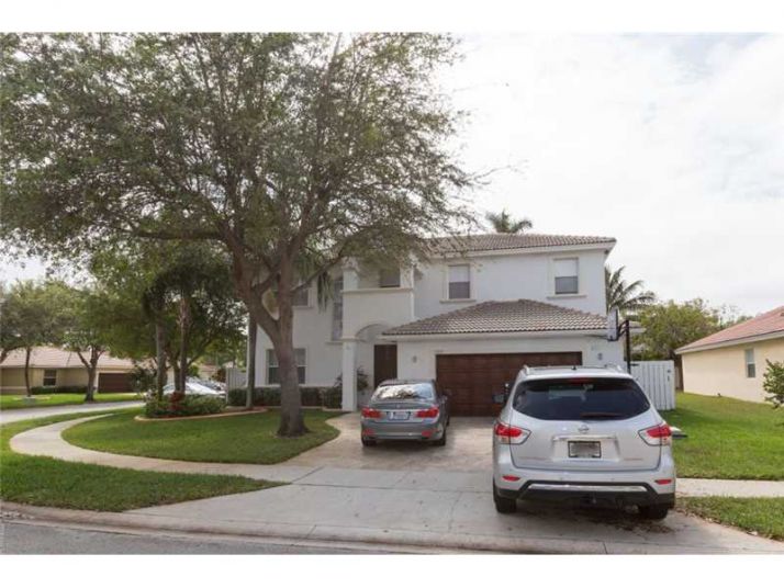 19010 NW 23 CT, Hollywood, FL 33029