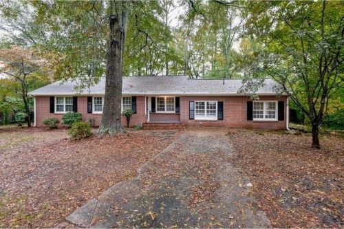 202 Shawnee Trail Se, Marietta, GA 30067