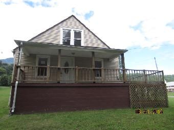 1104 Pulaski Giles Tpke, Pearisburg, VA 24134