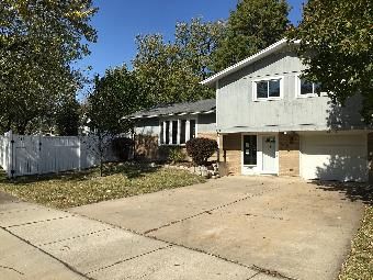 14958 Mission Ave, Oak Forest, IL 60452