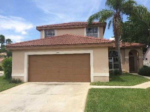 1920 NW 182 TE, Hollywood, FL 33029