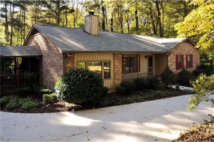 5542 Valley Brook Road, Mableton, GA 30126