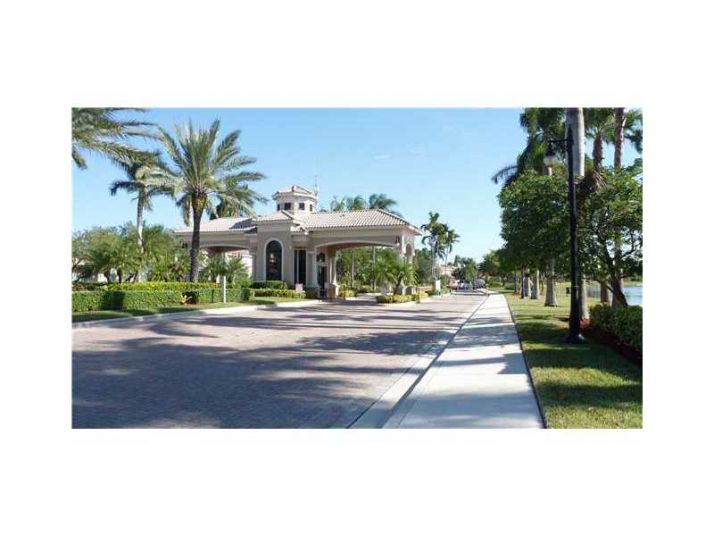 15875 SW 26 ST, Hollywood, FL 33027