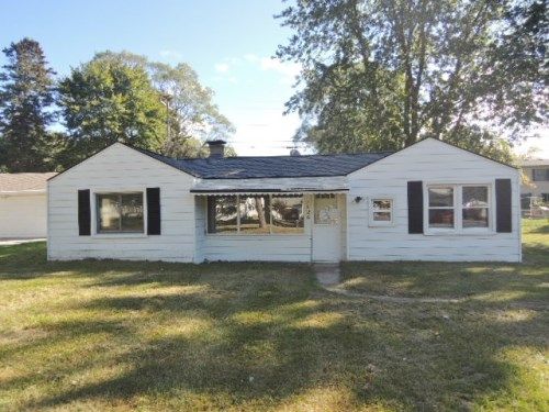 1926 Saint Clair Bl, Algonac, MI 48001
