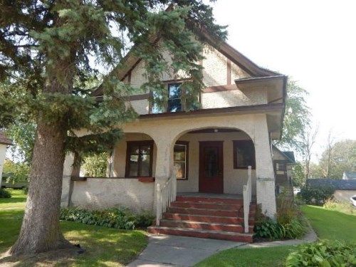 104 3rd St SW, Montgomery, MN 56069