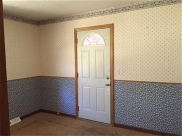 204 Pearl St, East Lynne, MO 64743