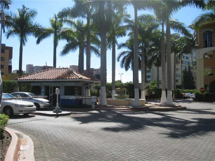 5077 NW 7 ST # 1107, Miami, FL 33126