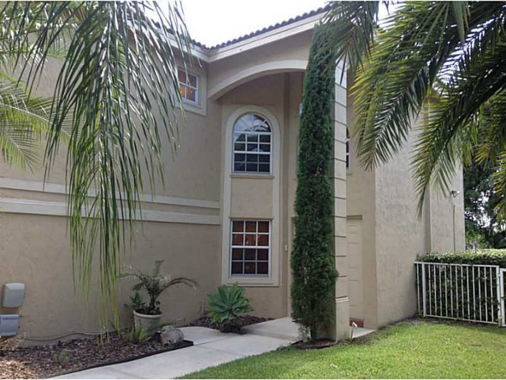 400 SW 203 AV, Hollywood, FL 33029