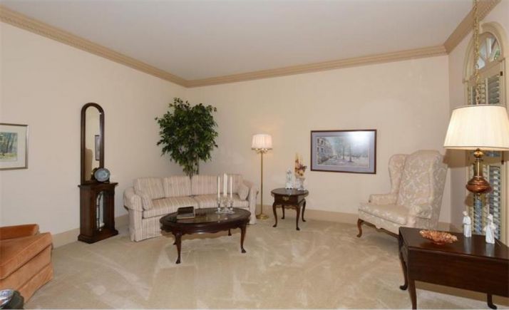 185 Shadowbrook Drive, Roswell, GA 30075