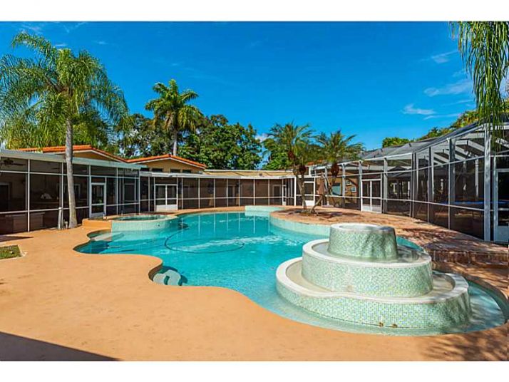 12401 PINE NEEDLE LN, Miami, FL 33156