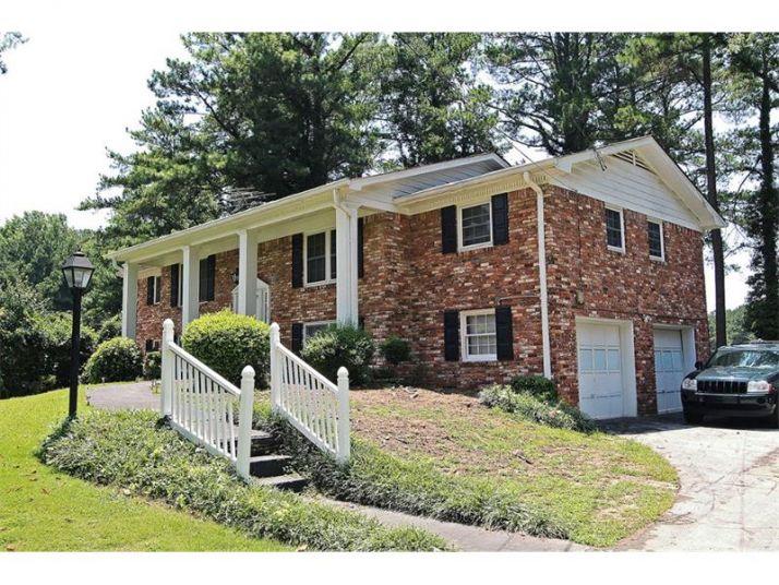 2773 Fountainbleau, Atlanta, GA 30331