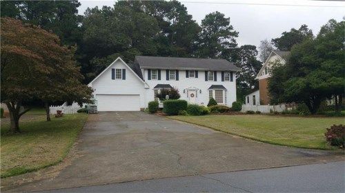 1144 Sweetwater Circle, Lawrenceville, GA 30044