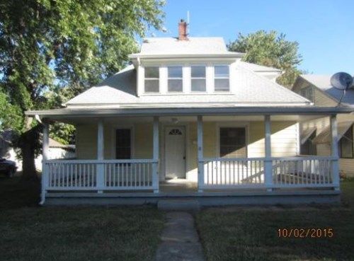 810 E 14th Ave, Winfield, KS 67156