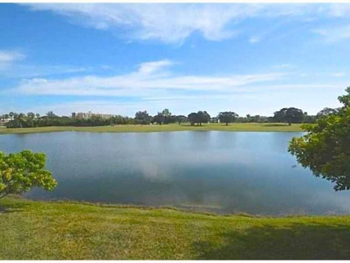 530 VILLAGE LAKE DR, Fort Lauderdale, FL 33326