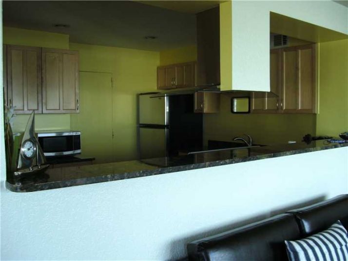 401 GOLDEN ISLES DR # 1104, Hallandale, FL 33009