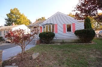 18 Mcarthur Drive, Southington, CT 06489