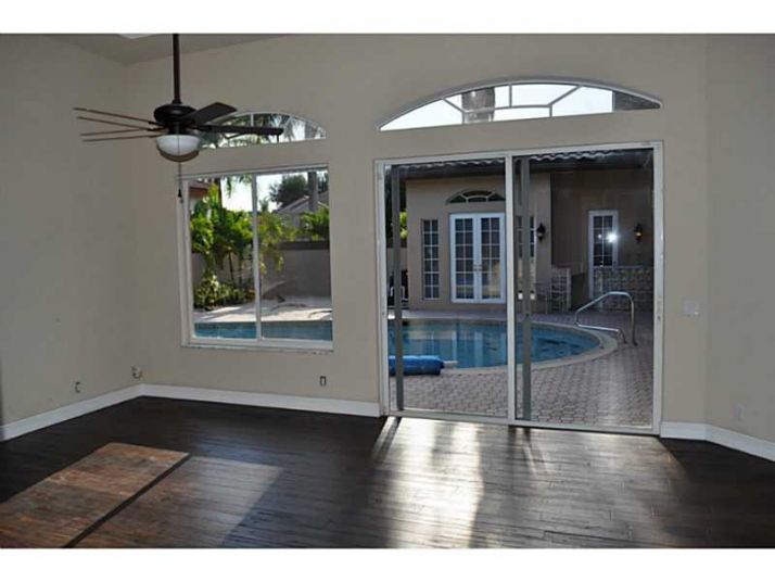 1011 SW 156TH AV, Hollywood, FL 33027