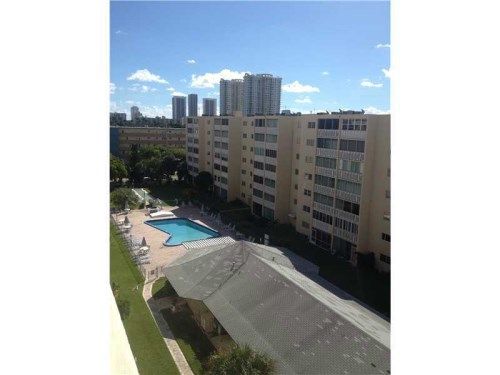 232 NE 12 AV # 303, Hallandale, FL 33009