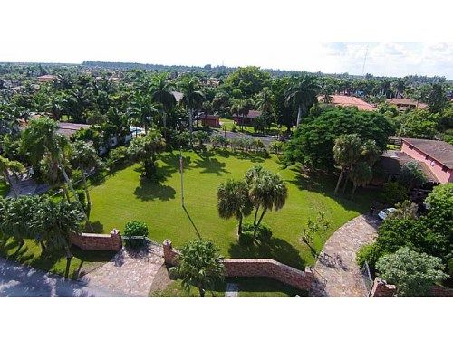 310 NW 130 AV, Miami, FL 33182