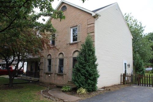 2307 Lawnwood Ct, East Petersburg, PA 17520