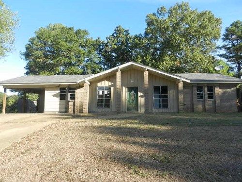 2426 Upper Dr, Pearl, MS 39208