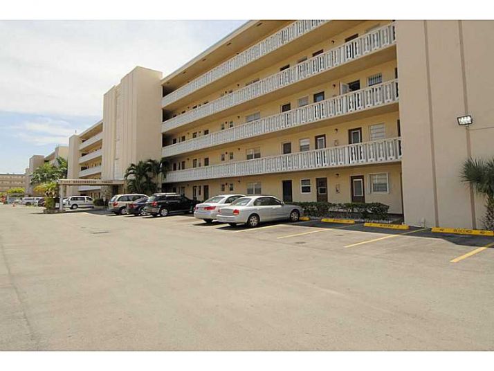 232 NE 12TH AV # 102, Hallandale, FL 33009