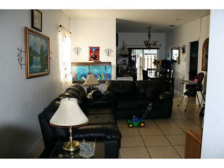 2733 NE 3 CT # 101, Homestead, FL 33033