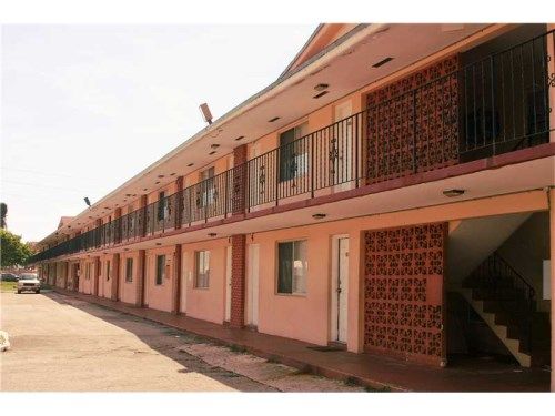 2150 MADISON ST # 18, Hollywood, FL 33020