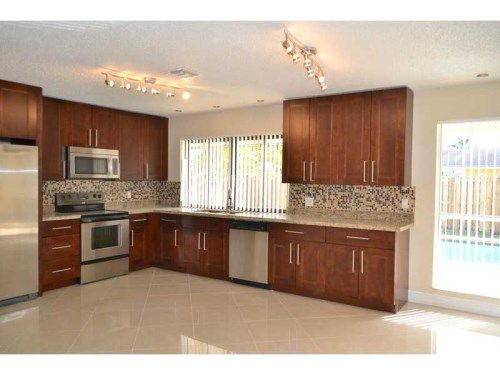 8500 NW 24TH ST, Fort Lauderdale, FL 33322