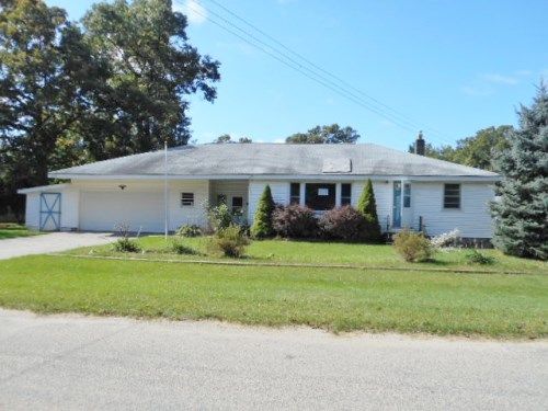 2695 Mcarthur St, Muskegon, MI 49444