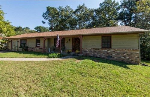 1078 Strawberry Lane, Ellenwood, GA 30294