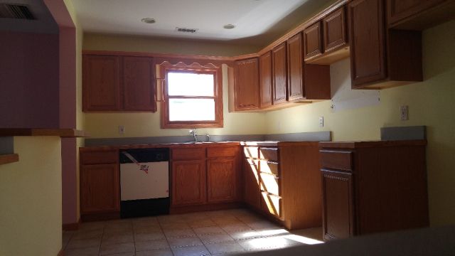 1009 N Rensselaer St, Griffith, IN 46319
