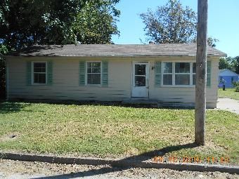 61 Chickasaw St, Mc Clure, IL 62957