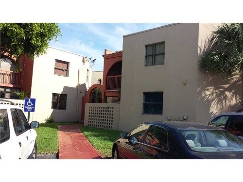10229 NW 9 CR # 113-2, Miami, FL 33172